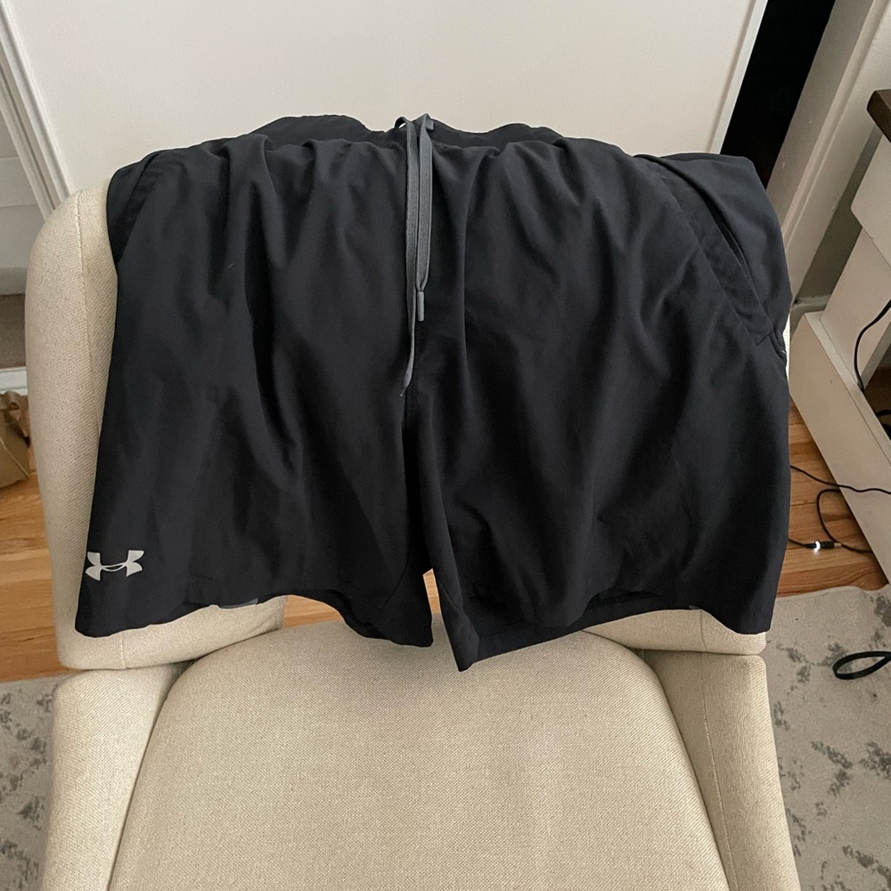 Under Armour Mens Shorts - LG